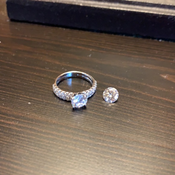 Engagement ring set - Picture 4 of 5